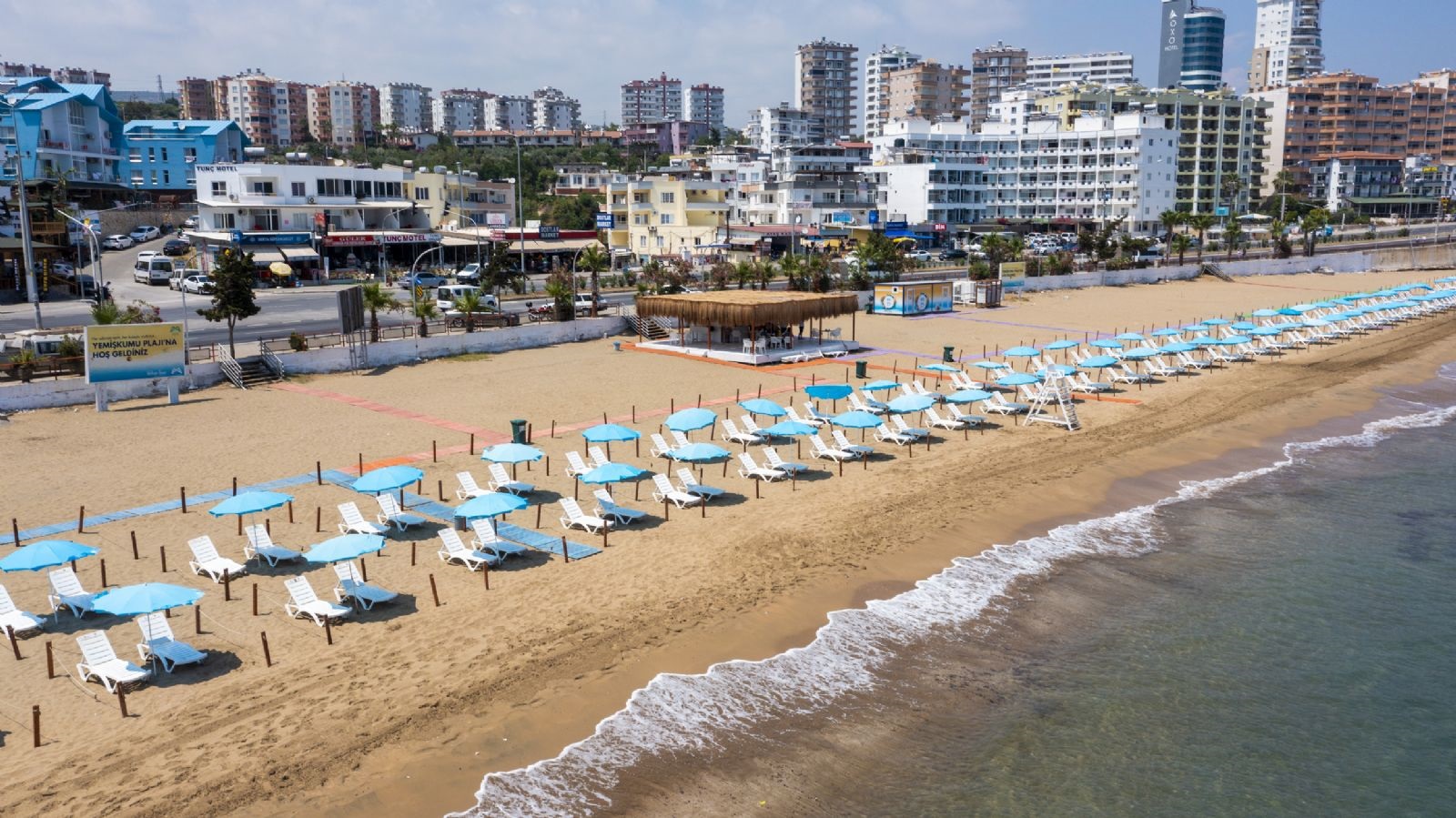 Otelimiz Ayaş Yemişkumu Plajına 20 Metre Konumda Bulunmaktadır